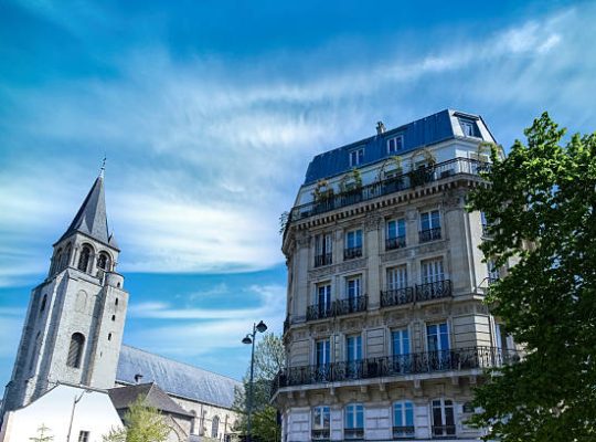 Une résidence principale est le logement occupé au moins huit mois par an par son propriétaire. En d’autres termes,